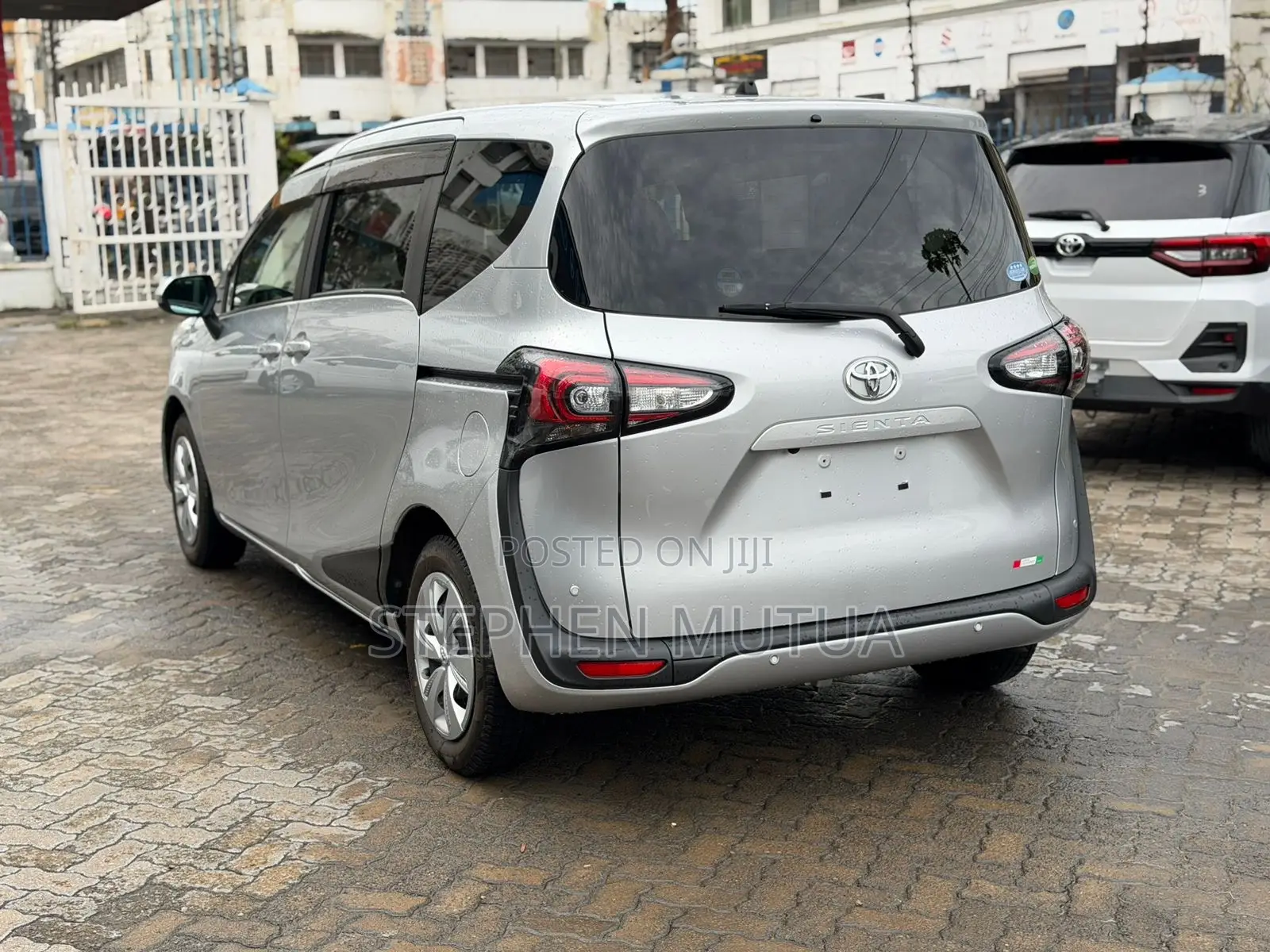 Toyota Sienta 1.5 FWD 2019 Silver