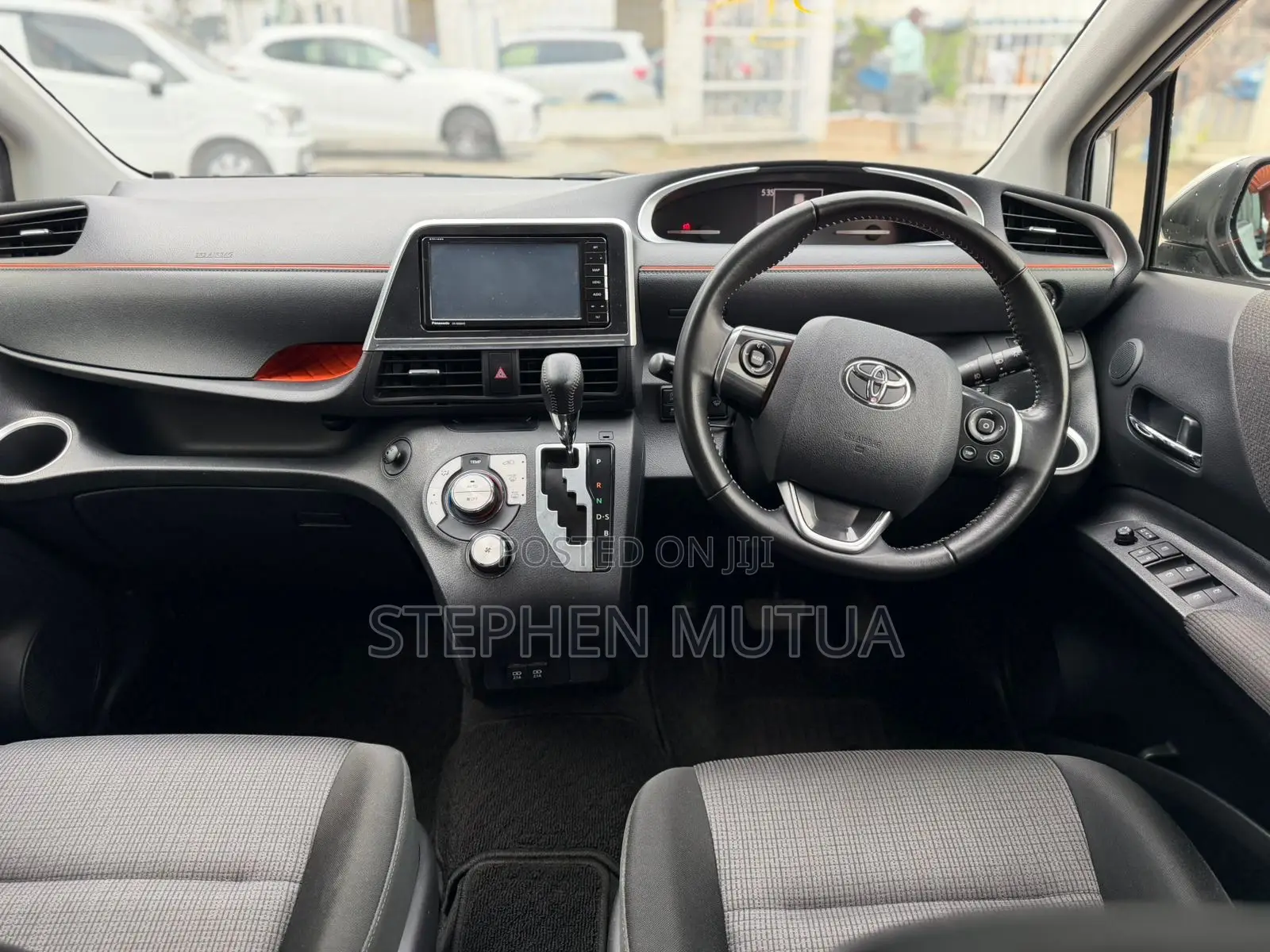 Toyota Sienta 1.5 FWD 2019 Silver