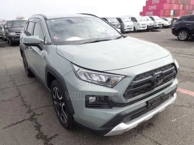 Toyota RAV4 Hybrid 2019 Green