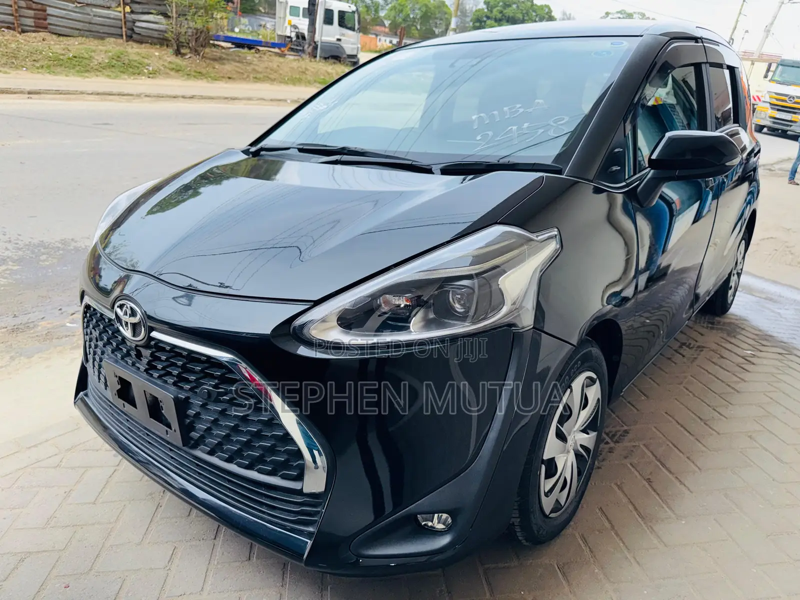 Toyota Sienta 1.5 FWD 2019 Black