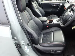 Toyota RAV4 Hybrid 2019 Green