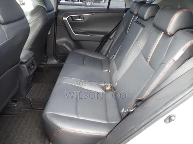 Toyota RAV4 Hybrid 2019 Green