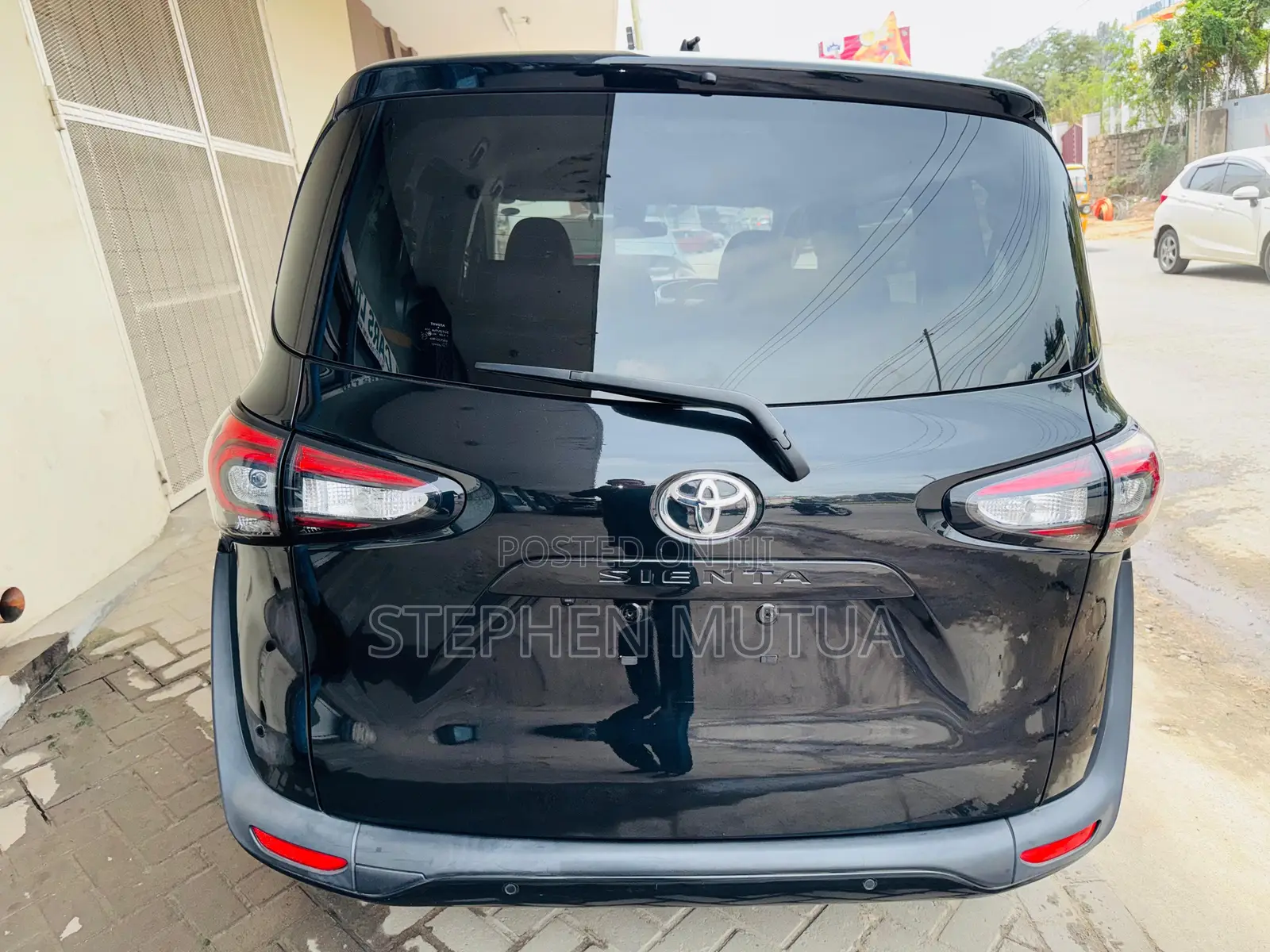Toyota Sienta 1.5 FWD 2019 Black