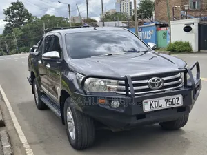 Toyota Hilux 2016 Gray