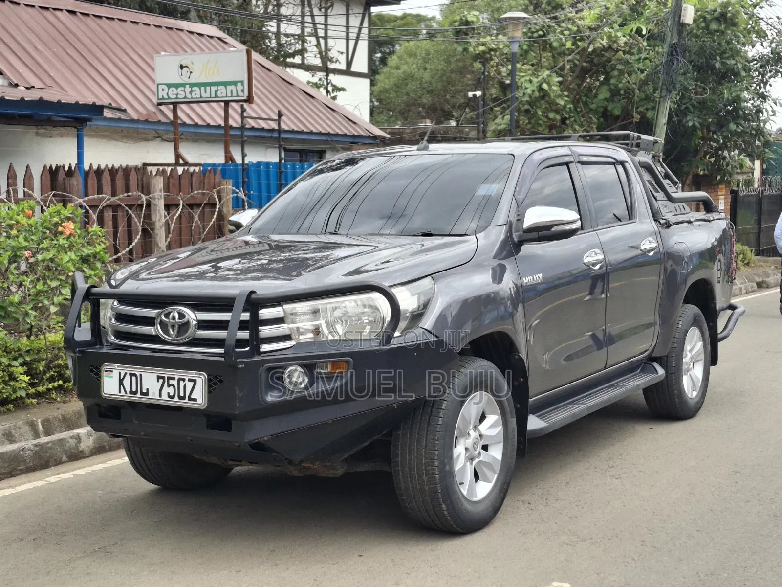 Toyota Hilux 2016 Gray