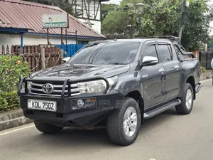 Toyota Hilux 2016 Gray
