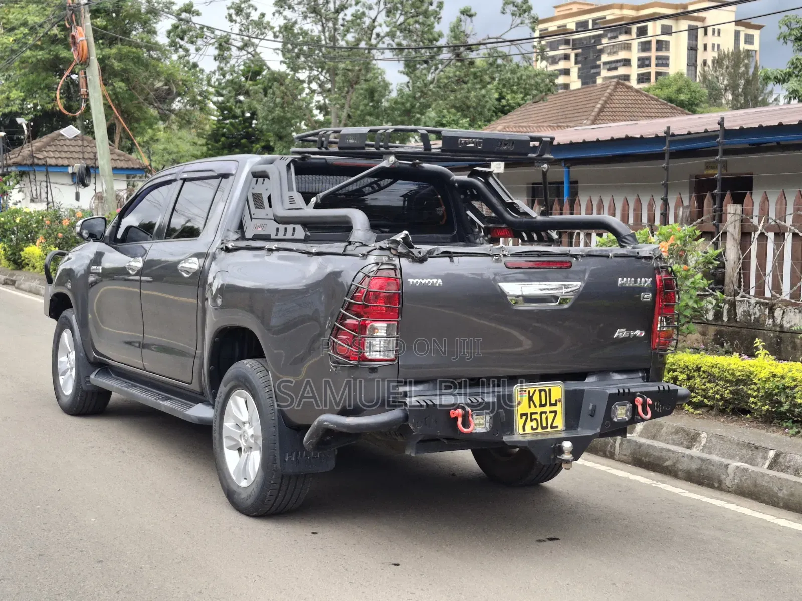 Toyota Hilux 2016 Gray
