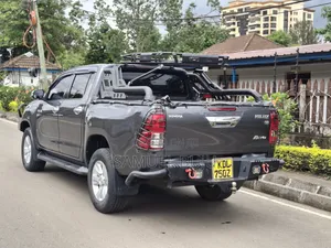 Toyota Hilux 2016 Gray