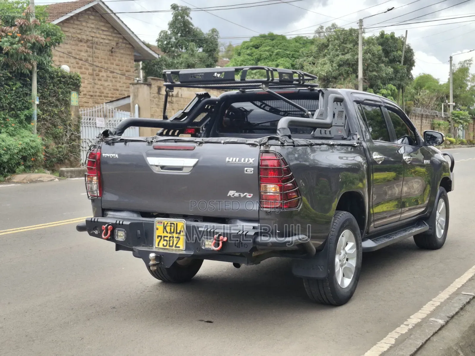 Toyota Hilux 2016 Gray