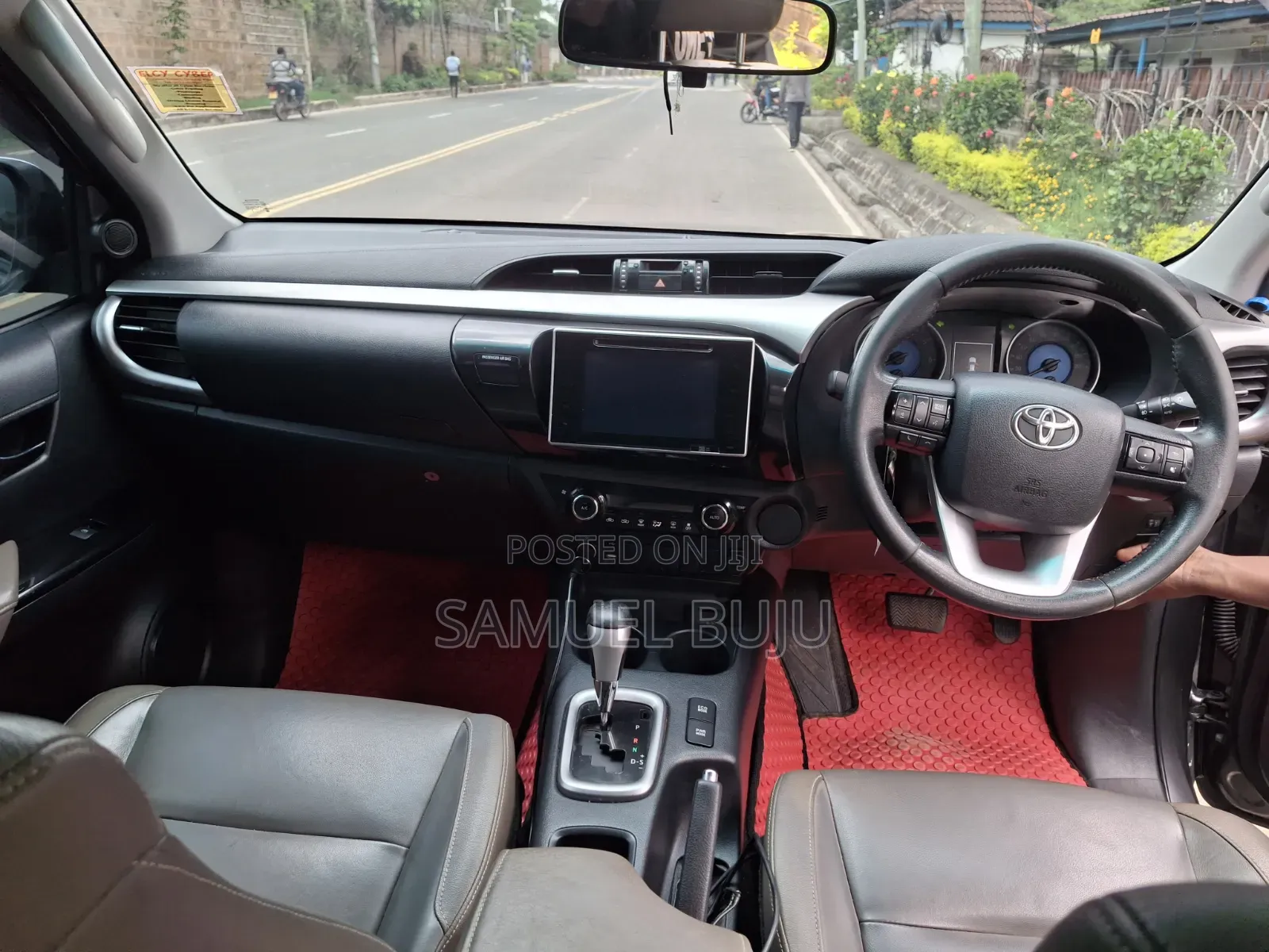 Toyota Hilux 2016 Gray