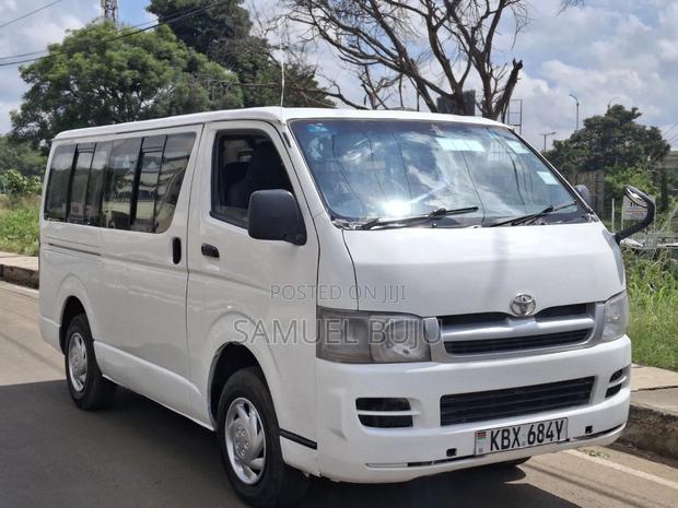 Toyota HiAce 2006 White - thumbnail 2