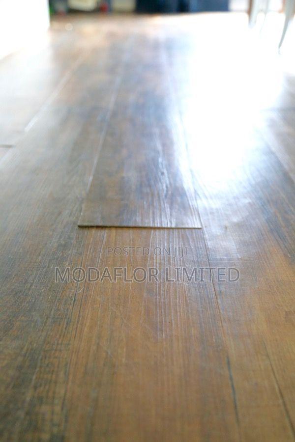 LVT Flooring for Waterproof and Scratch Resistant Floor Use Areas