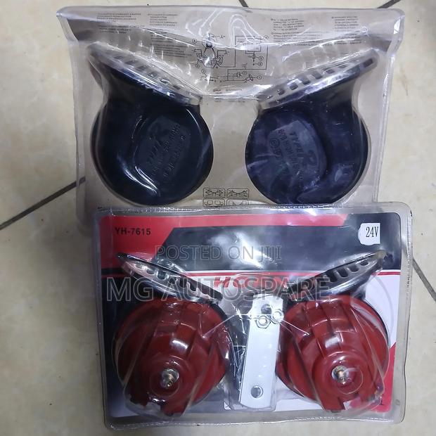 Universal Type R 12 v Car Horn