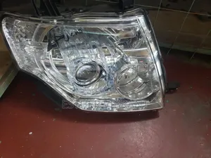Mitsubishi Pajero 2006 Headlights