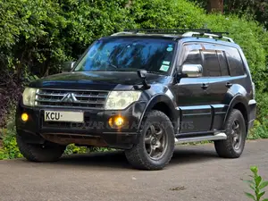 Mitsubishi Pajero 3.0 2011 Black