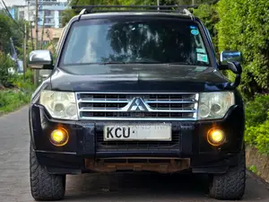 Mitsubishi Pajero 3.0 2011 Black