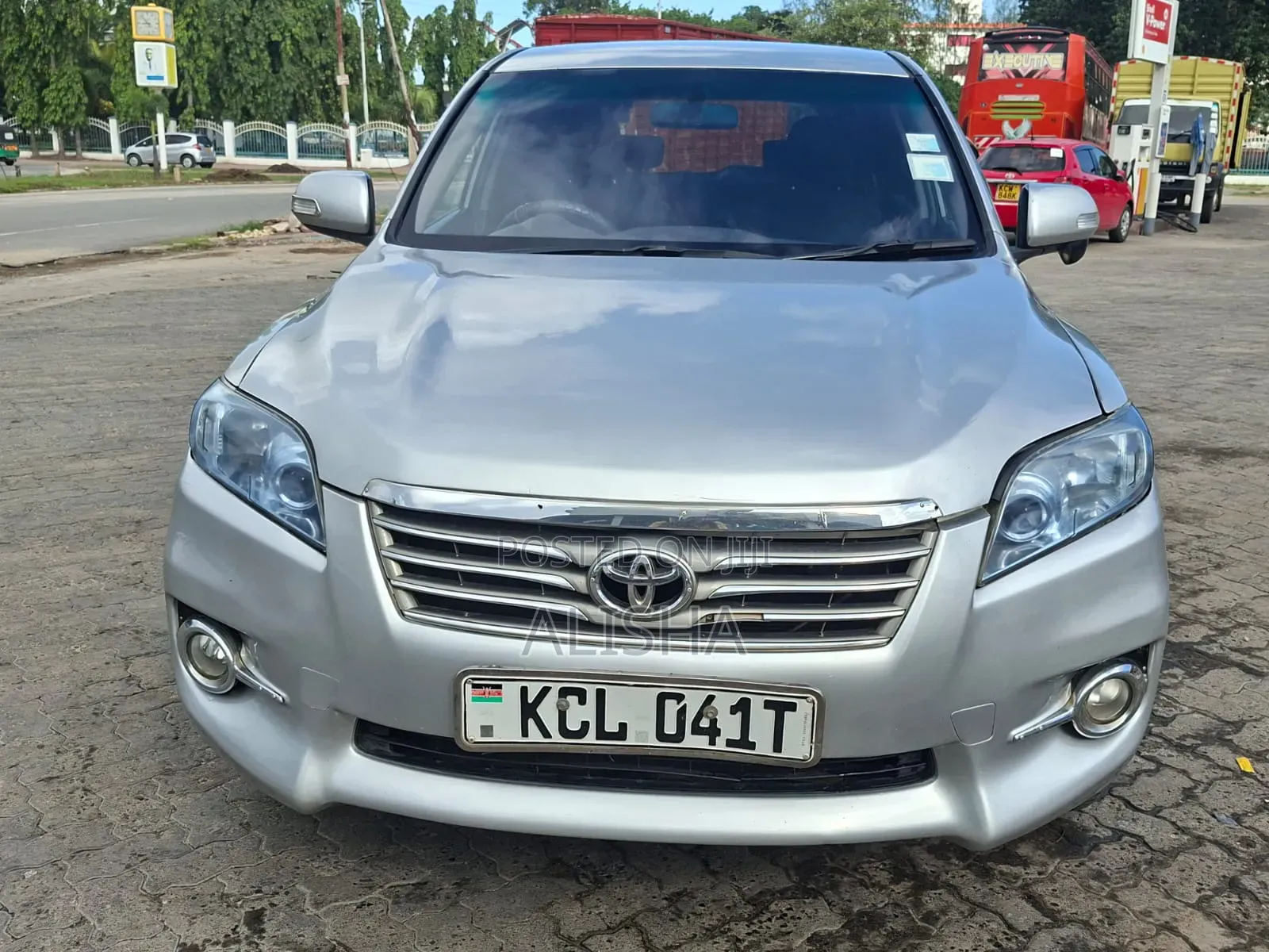 Toyota Vanguard 2010 Silver