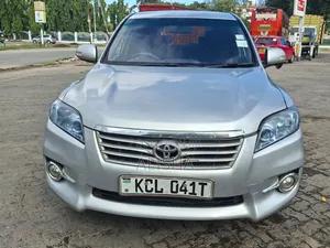 Toyota Vanguard 2010 Silver