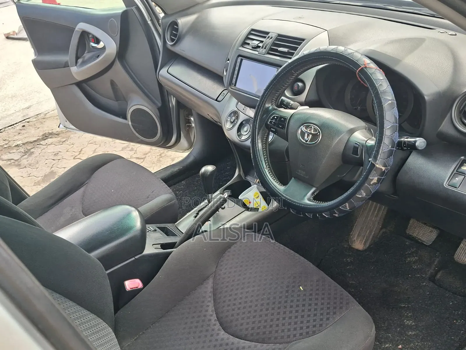 Toyota Vanguard 2010 Silver
