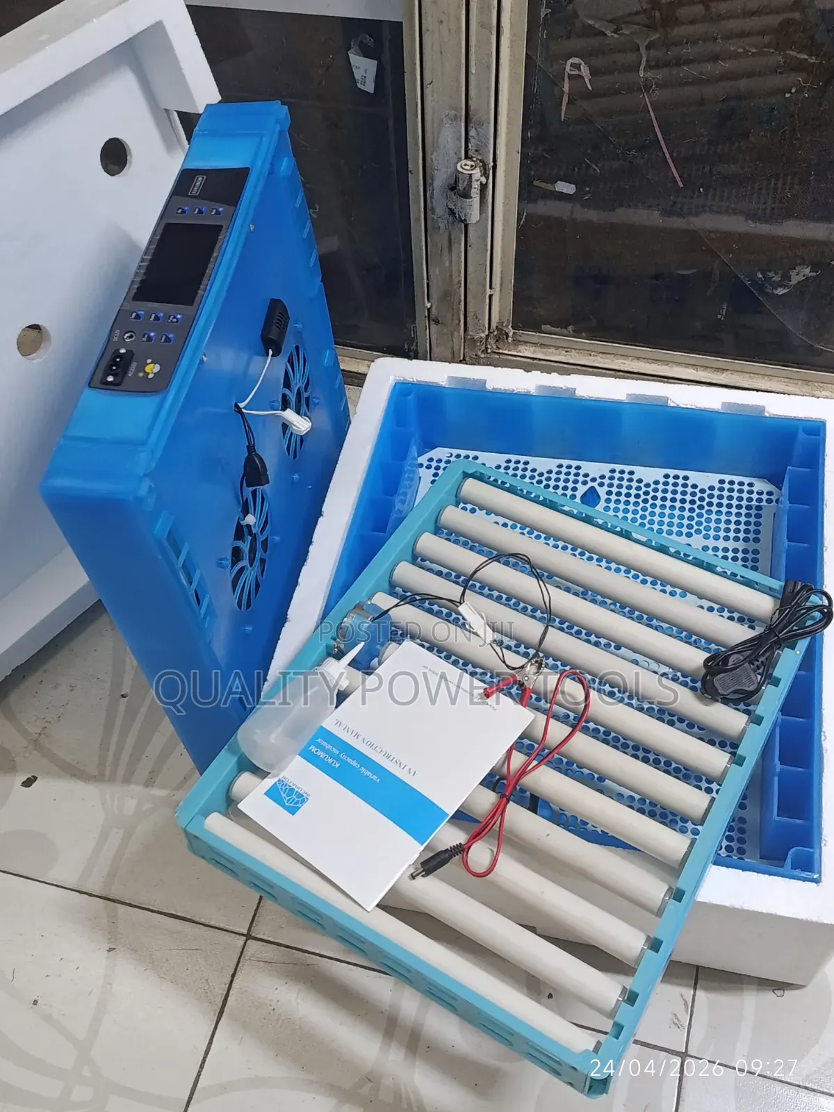 64 Egg Capacity Incubator