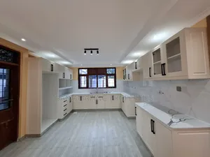 5bdrm Mansion in Kikuyu On 1/4 Acre, Muguga for rent