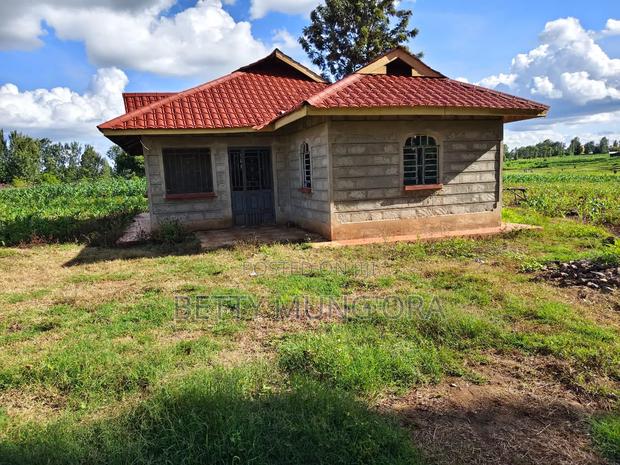 Selling 2bedroom House - main view