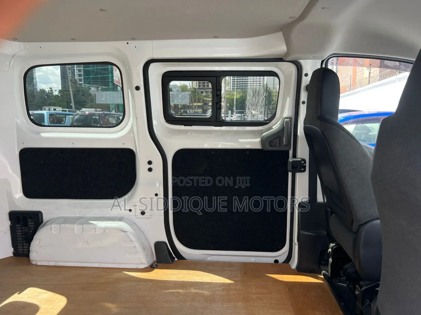 Nissan NV200 SV 2020 White