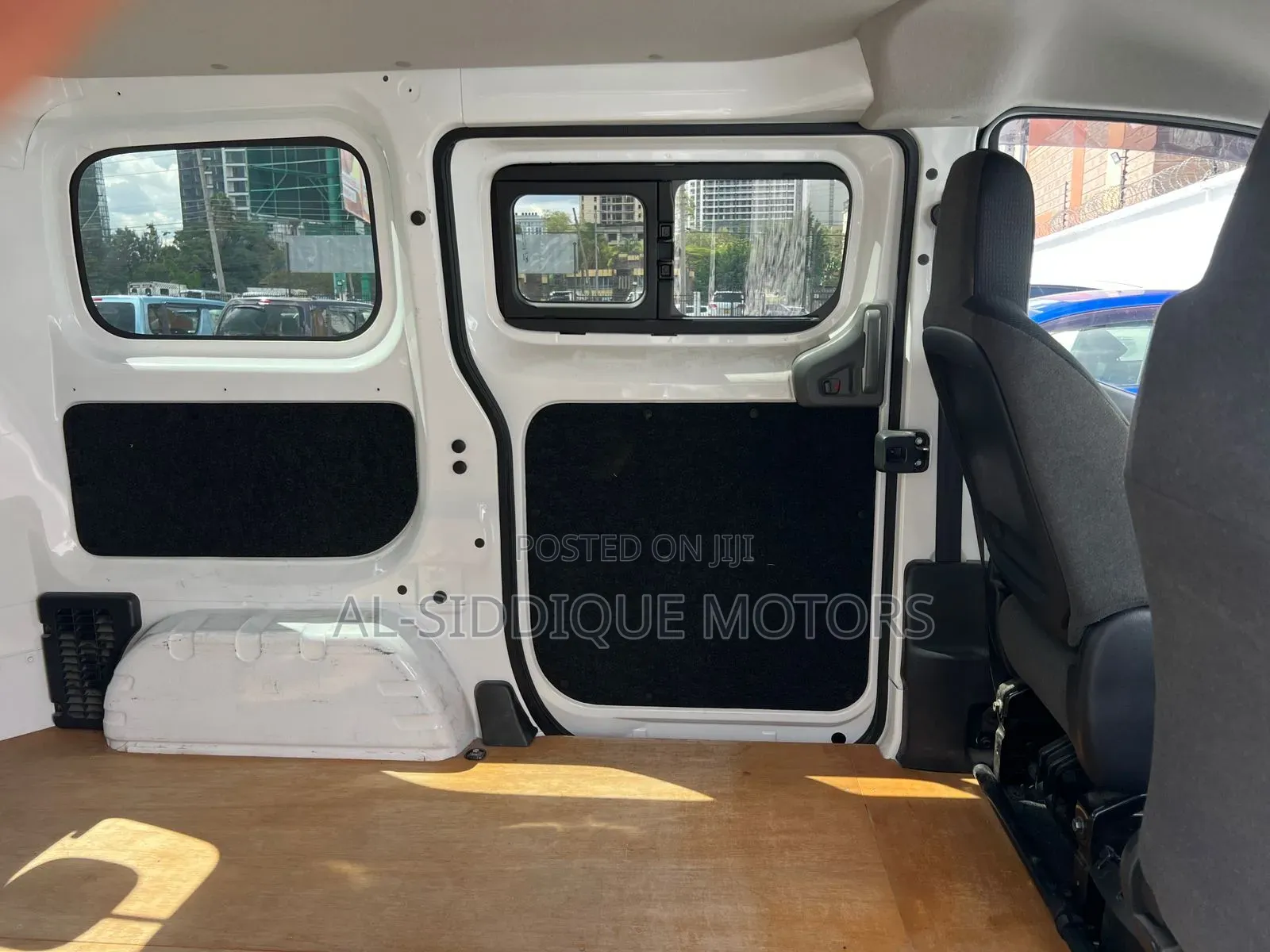 Nissan NV200 SV 2020 White