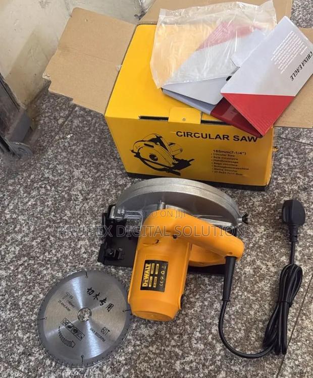 Dewalt Circular Saw 7" - main view