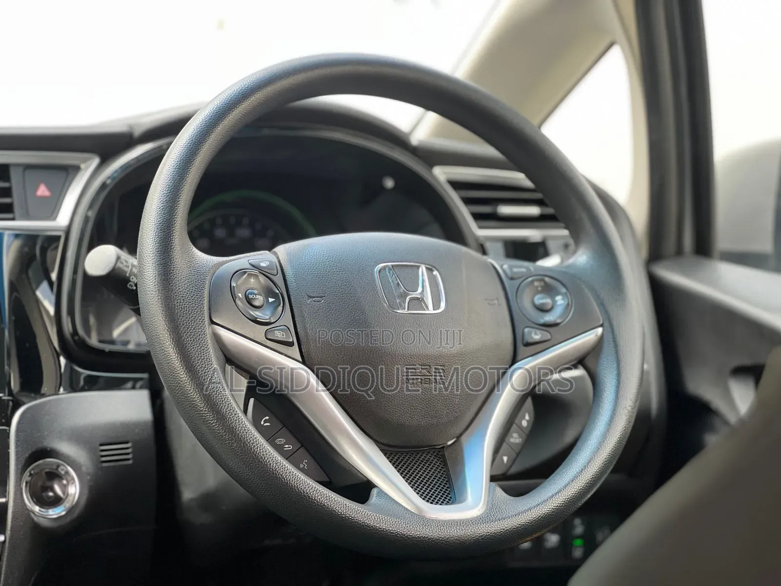 Honda Fit Shuttle 1.5 Hybrid 2WD 2019 Gray