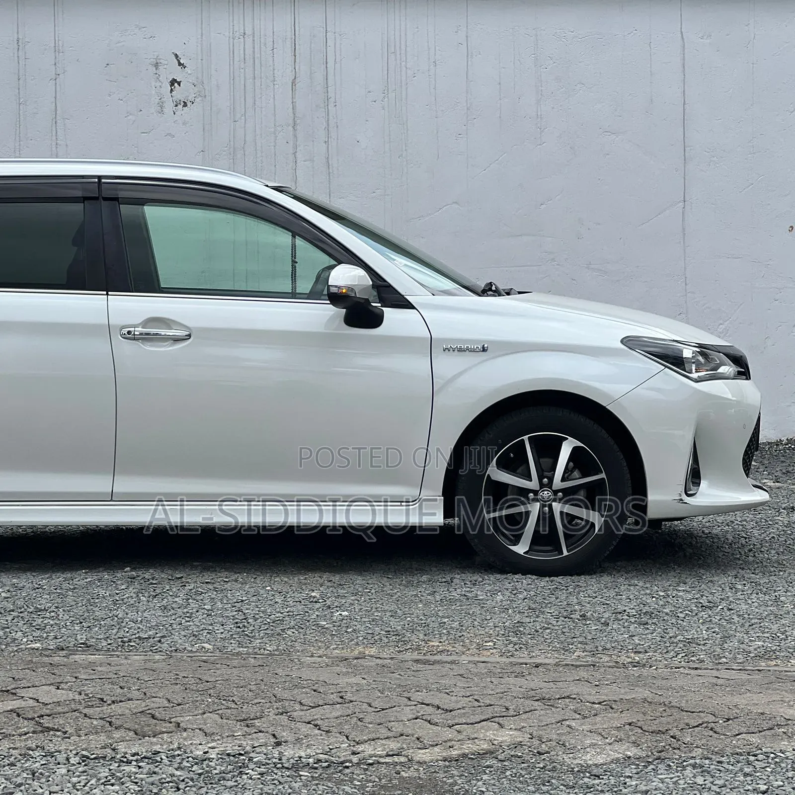 Toyota Corolla Fielder 1.5 Hybrid FWD 2019 Silver
