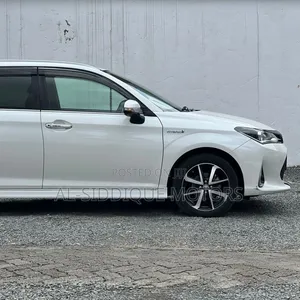 Toyota Corolla Fielder 1.5 Hybrid FWD 2019 Silver