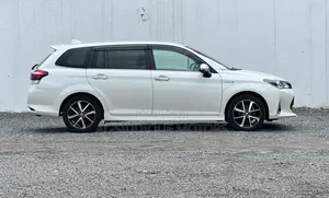 Toyota Corolla Fielder 1.5 Hybrid FWD 2019 Silver