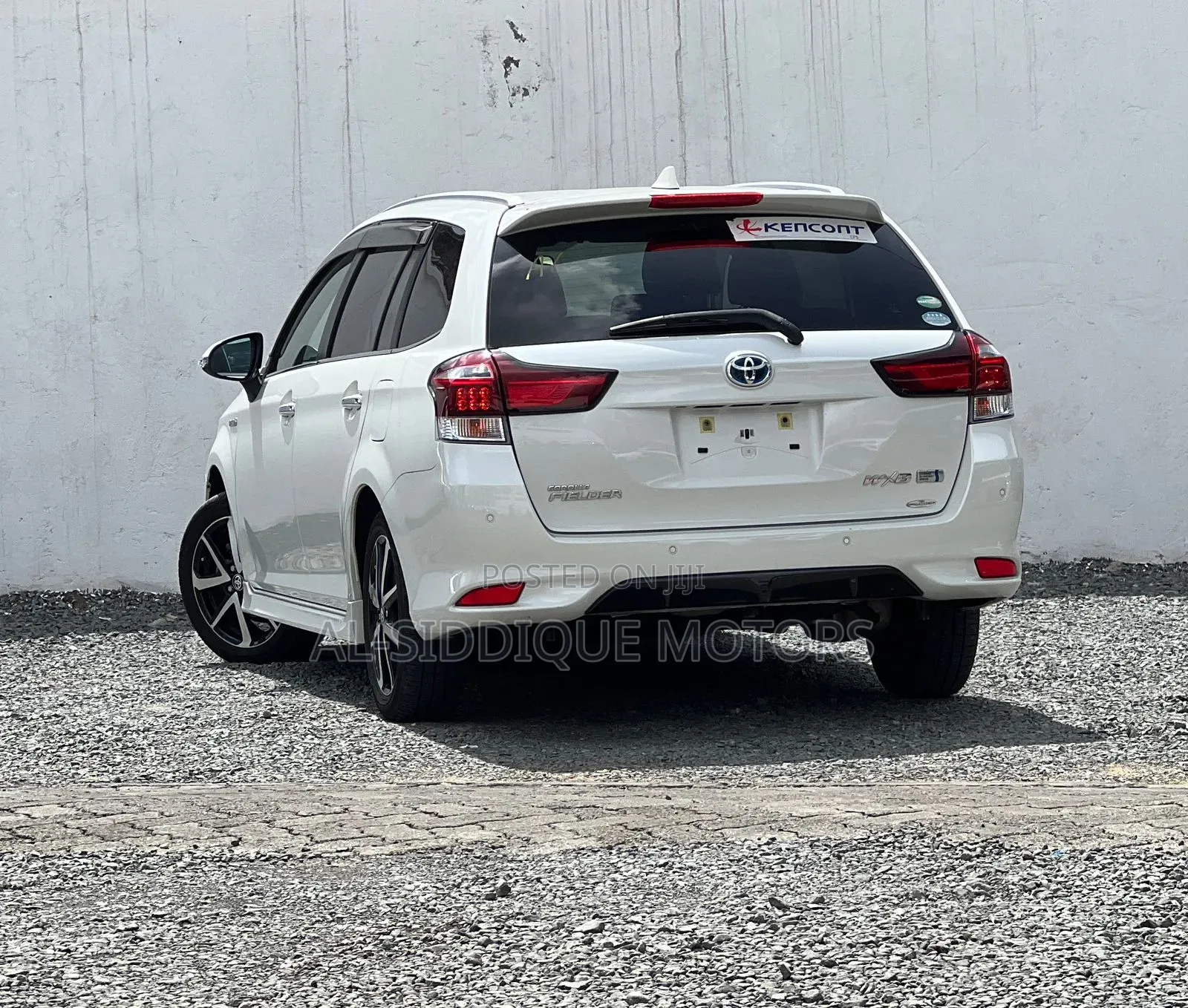 Toyota Corolla Fielder 1.5 Hybrid FWD 2019 Silver