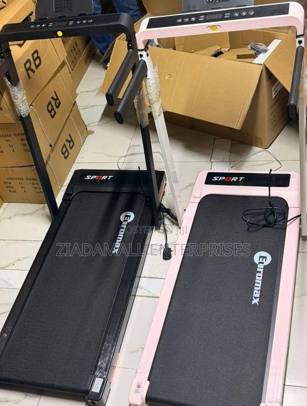 Foldable Walking Pad Treadmill With Incline and Hand Rails Smart