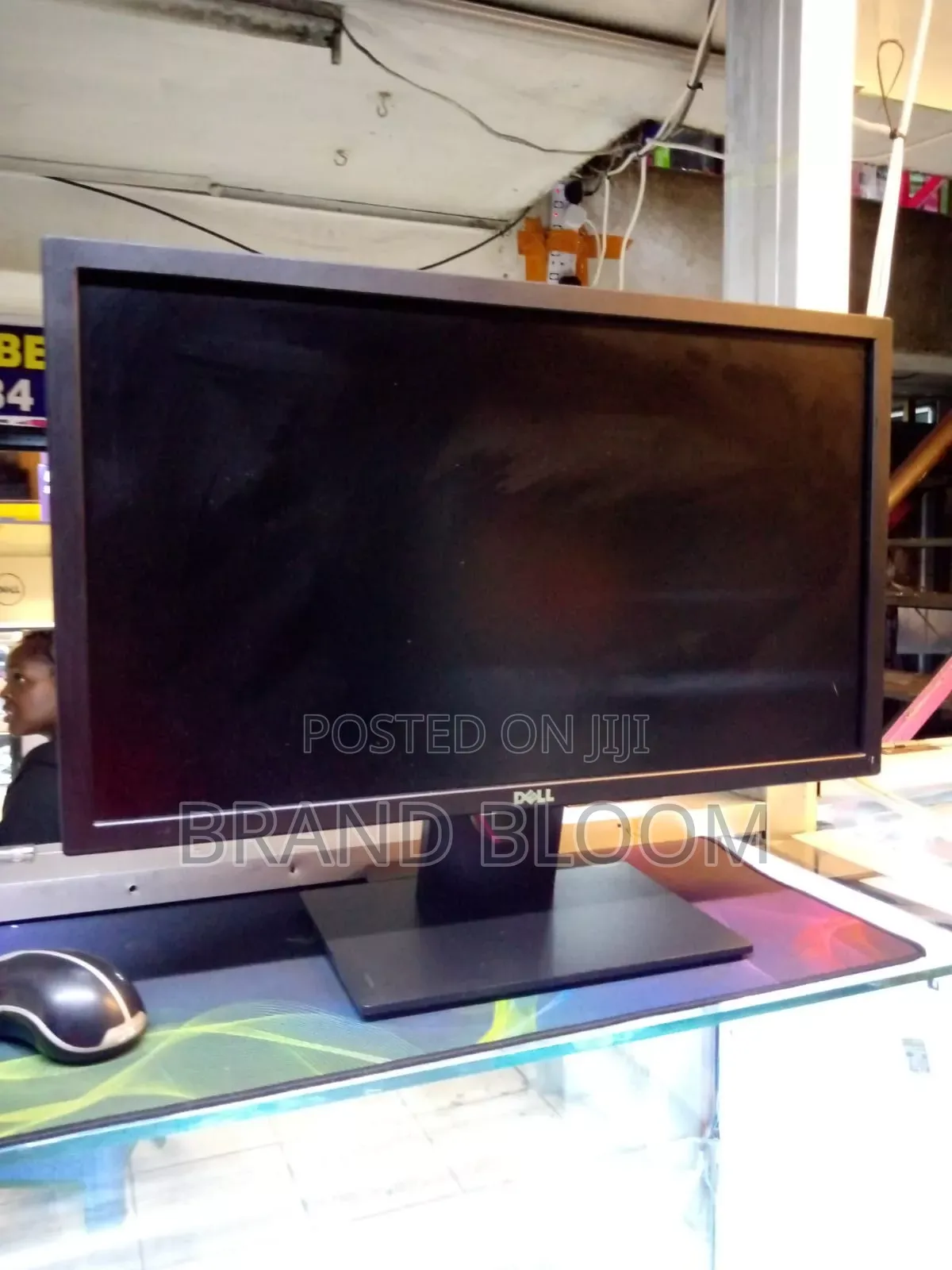 Dell 23 Inches Stretch With Hdmi