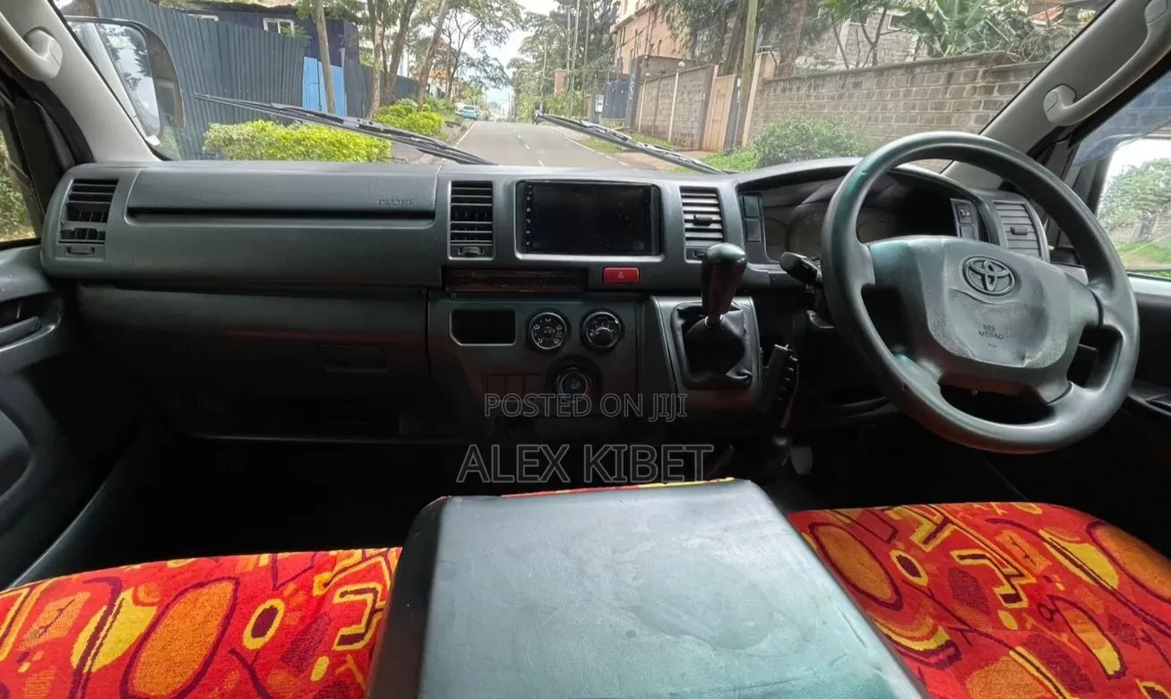 Toyota HiAce 2013 White