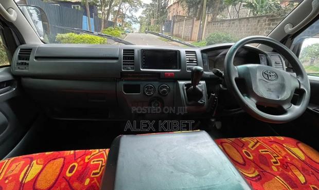 Toyota HiAce 2013 White - thumbnail 7