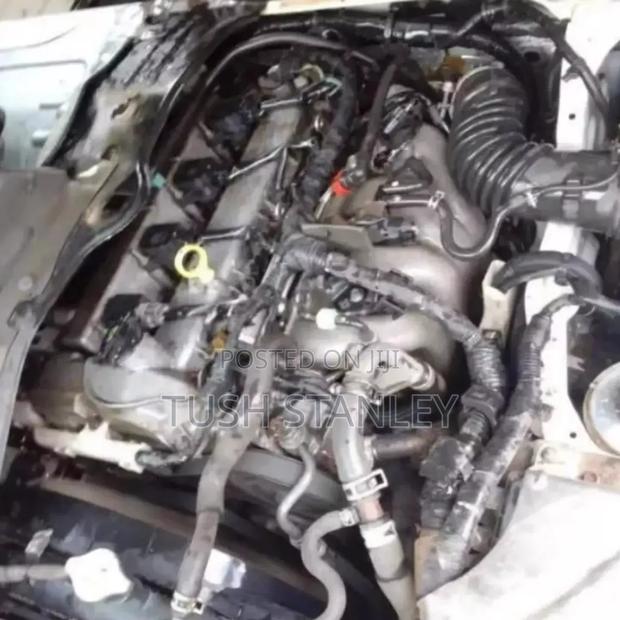 Mazda Bongo 2014 White - thumbnail 3