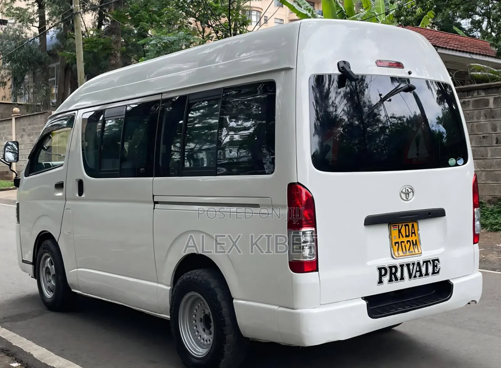 Toyota HiAce 2013 White