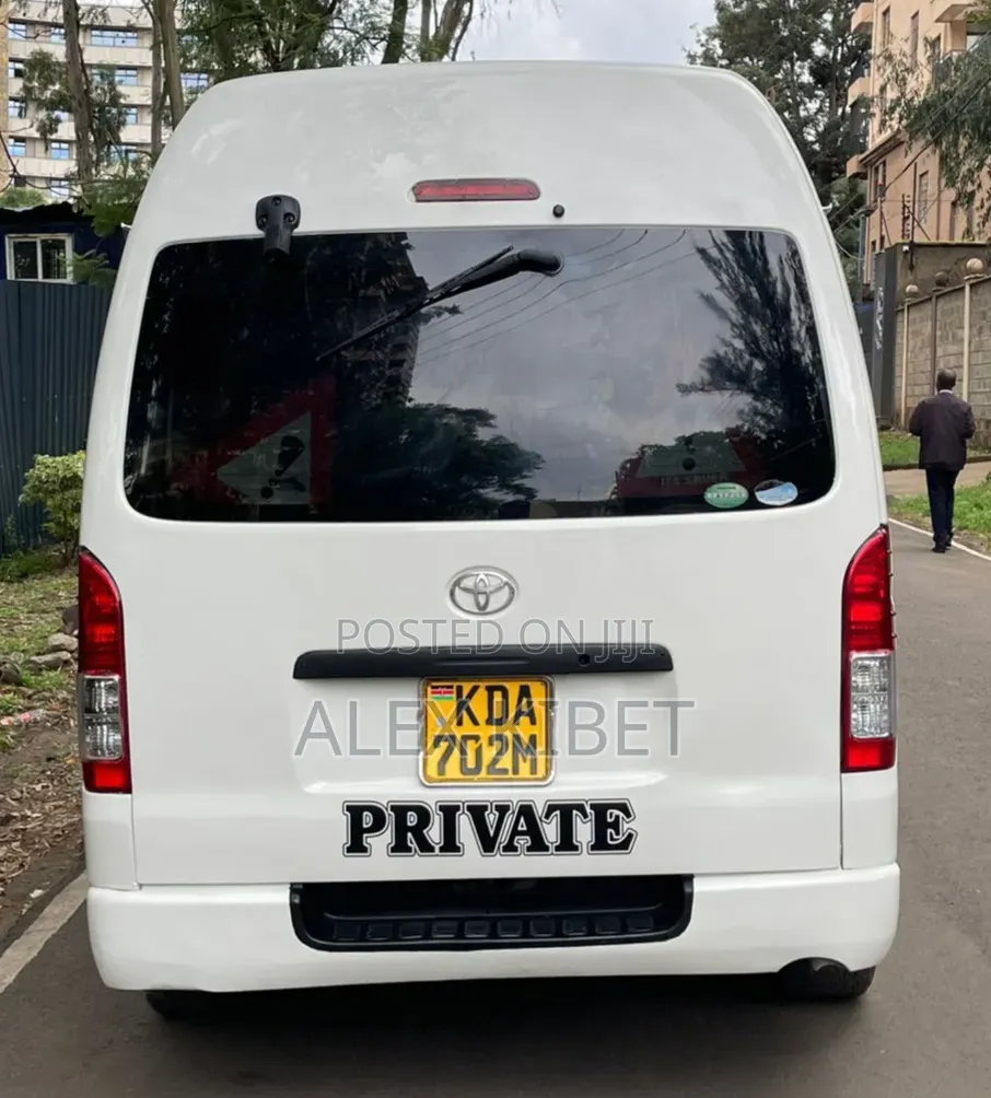 Toyota HiAce 2013 White