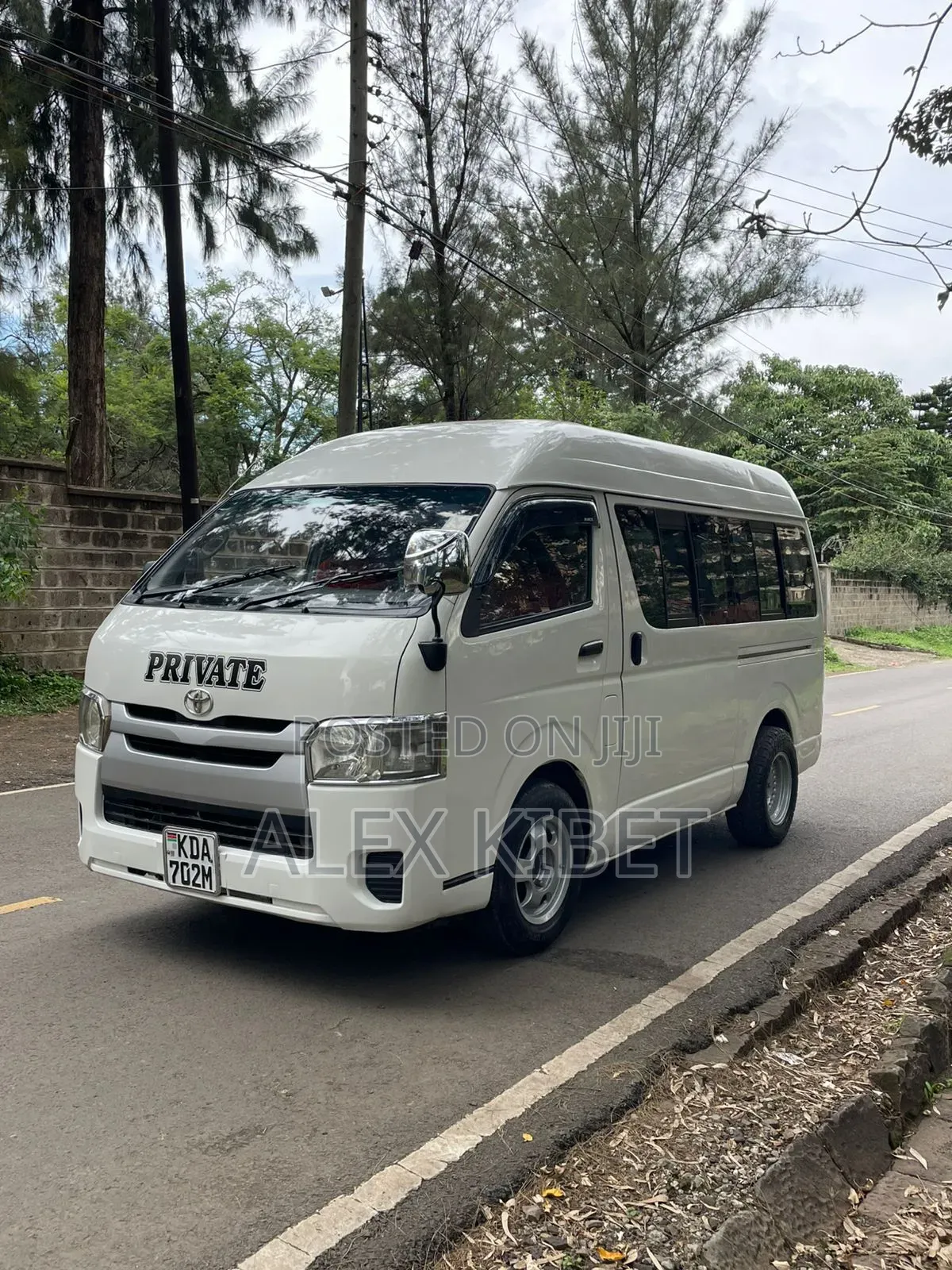 Toyota HiAce 2013 White