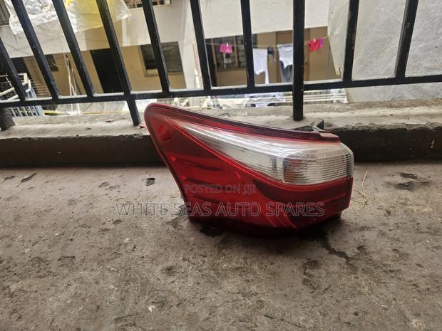 Isuzu Mux Taillight