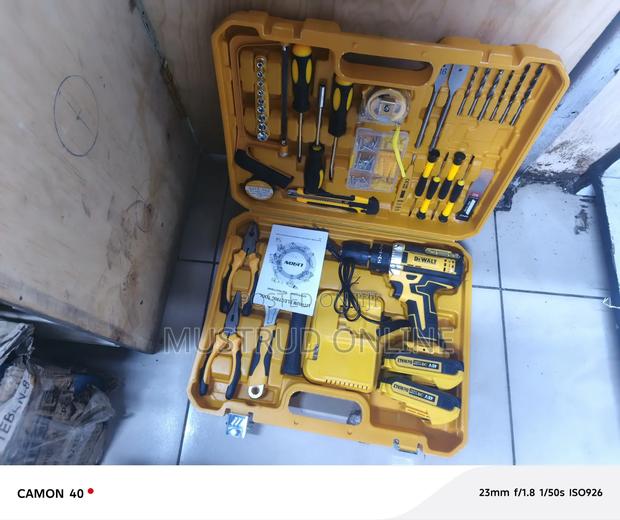 Dewalt Cordless Drill Set