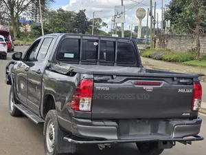 Toyota Hilux 2021 Gray