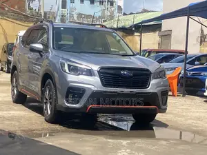 Subaru Forester 2019 Silver