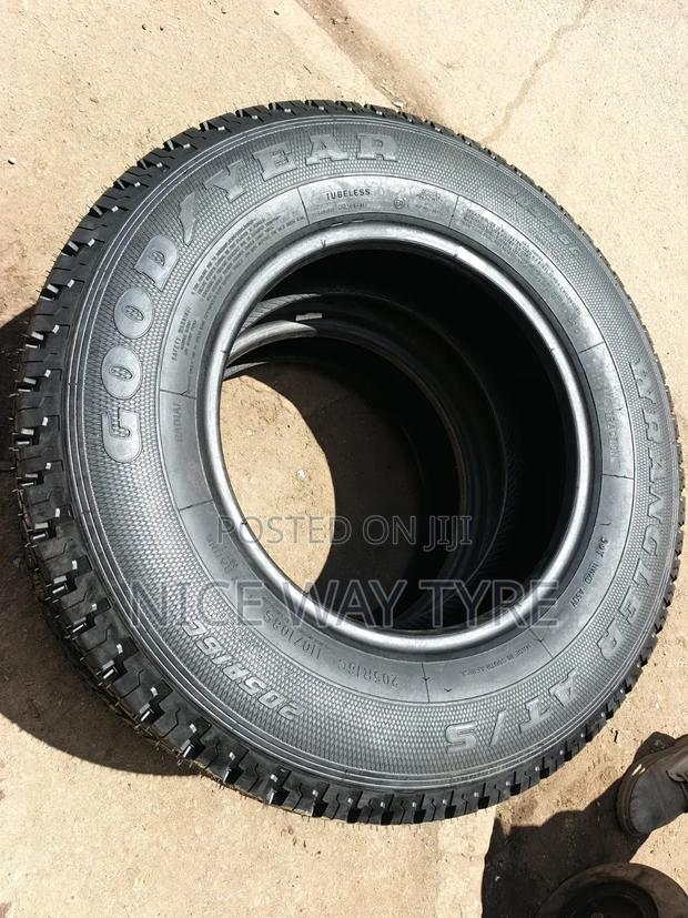 205r16c Goodyear - thumbnail 2