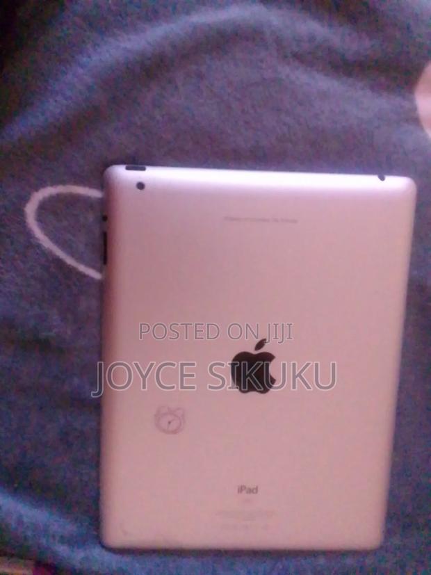 Apple iPad 9.7 16 GB Gray - main view