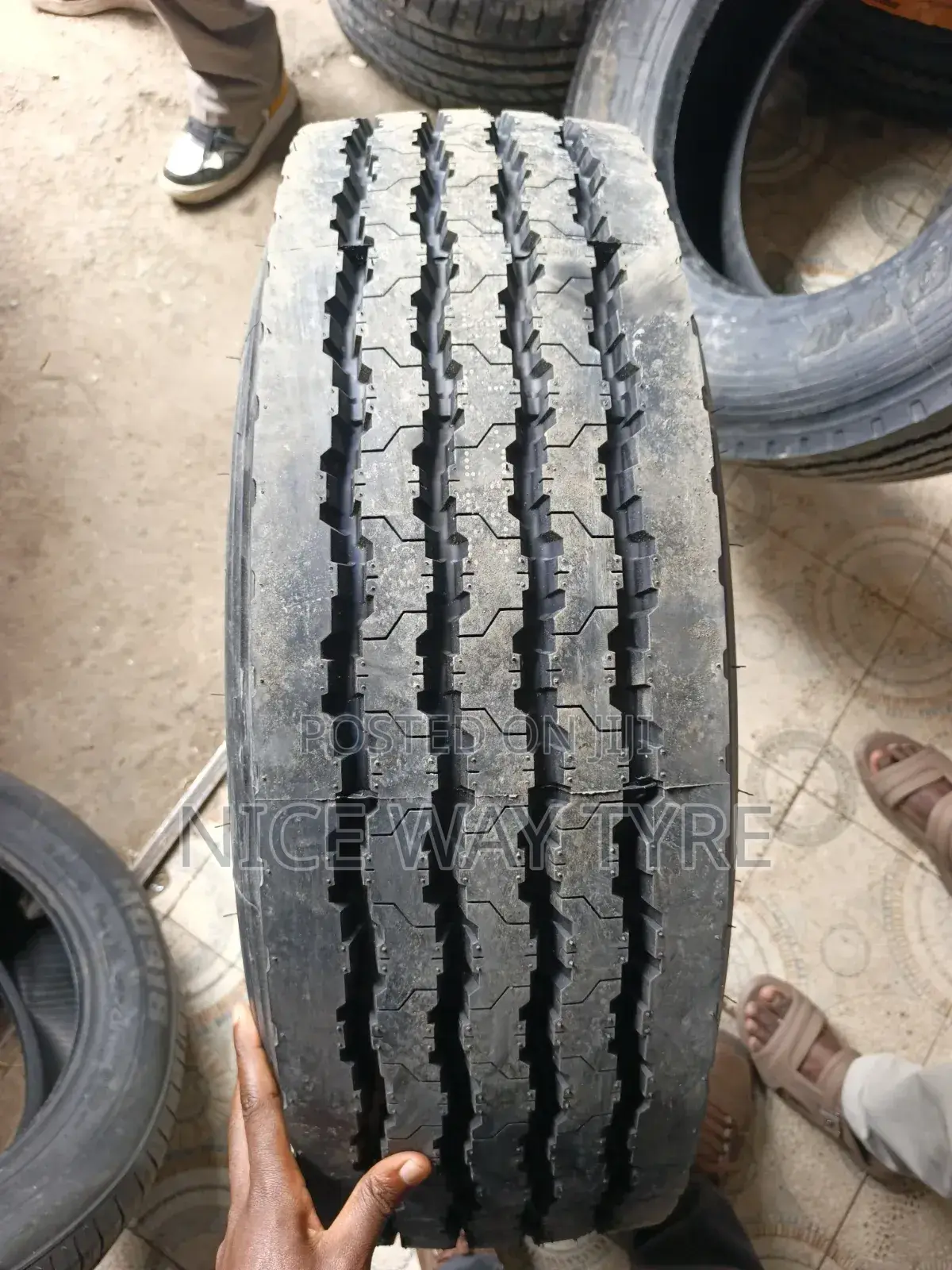 265/70r19.5 Boto