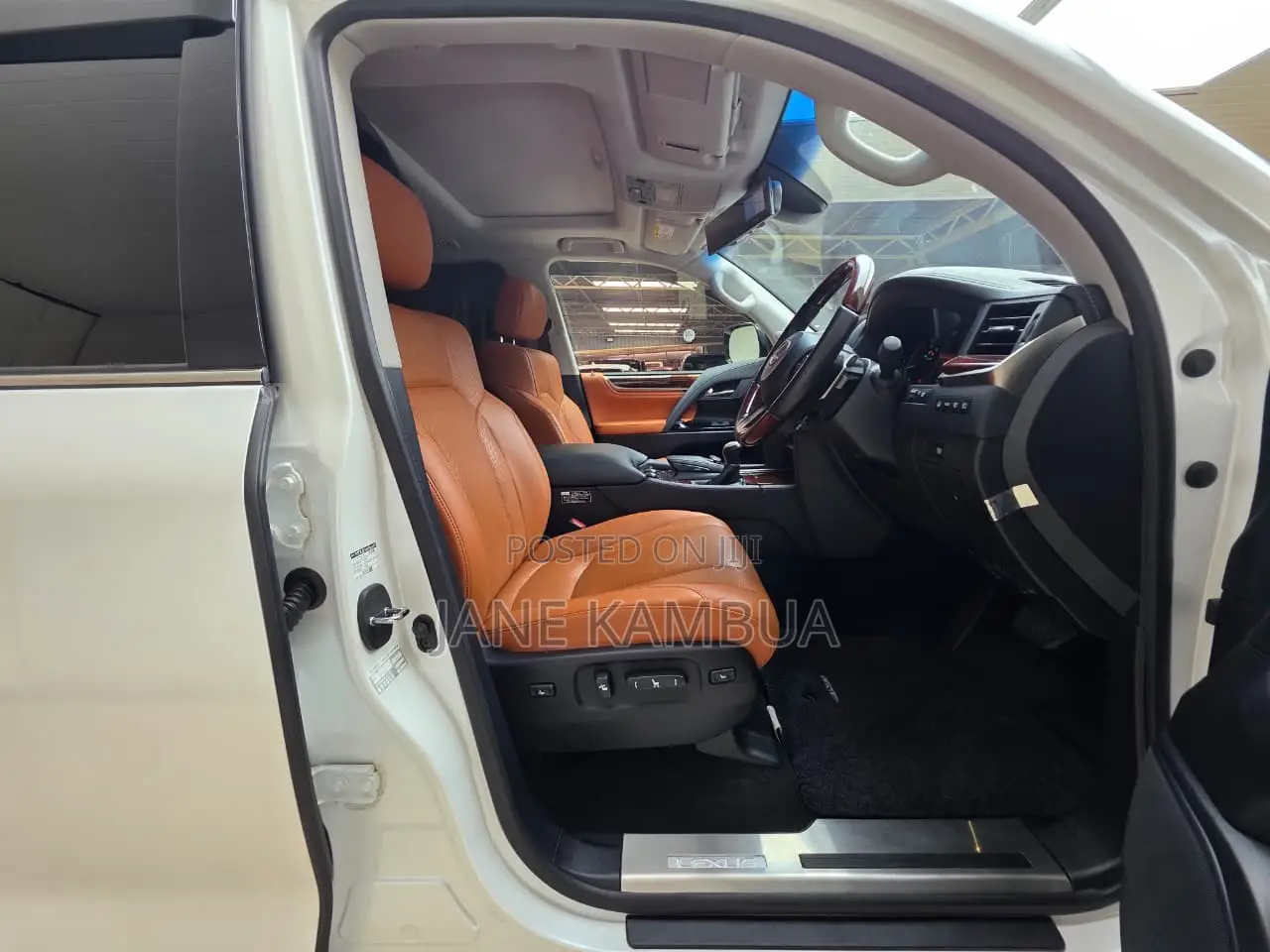Lexus LX 570 (5 seats) AWD 2019 Pearl